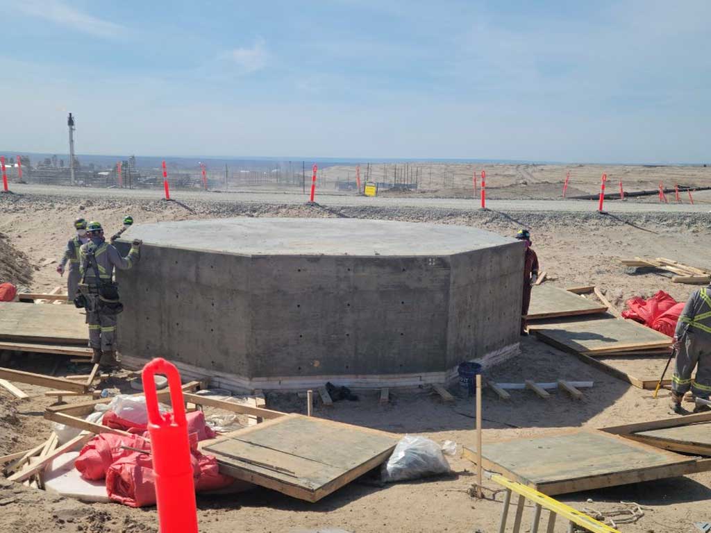 Oil Tank Foundation Concrete Placing and Finishing